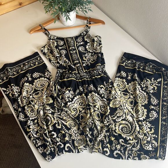 eci jumpsuit.  Size XS.  Light and airy.  Black and yellow.  Long length. - Picture 1 of 9